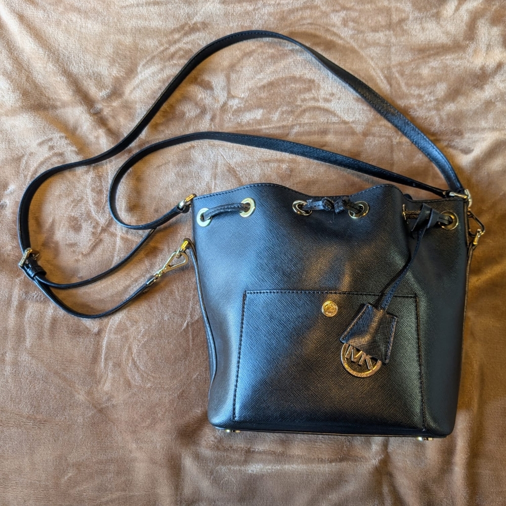Michael Kors Bucket Bag
